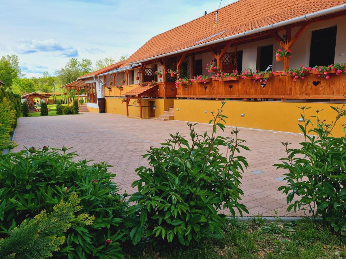 Eden Teljes Haz Hotel Aggtelek Exterior photo
